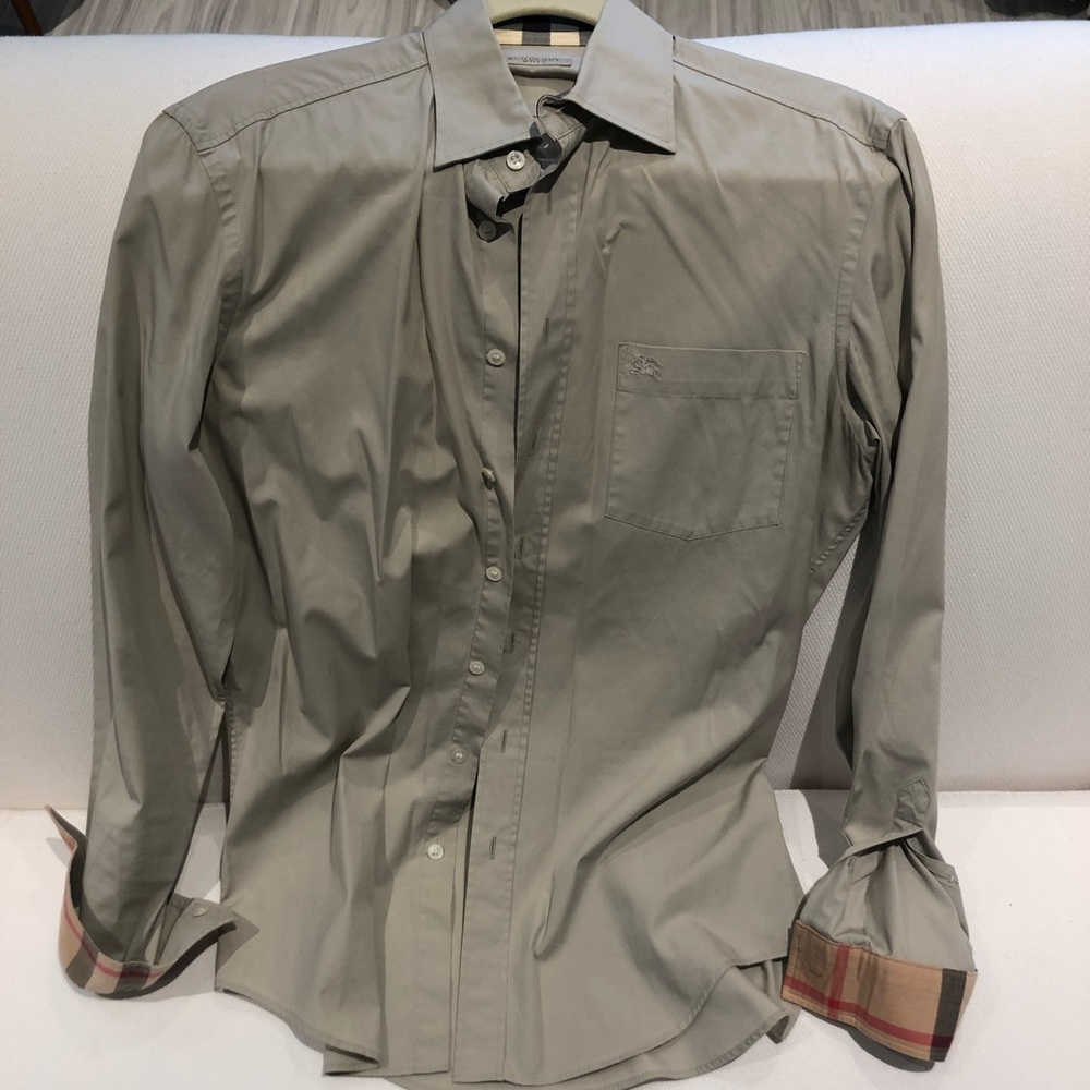 Burberry button Down